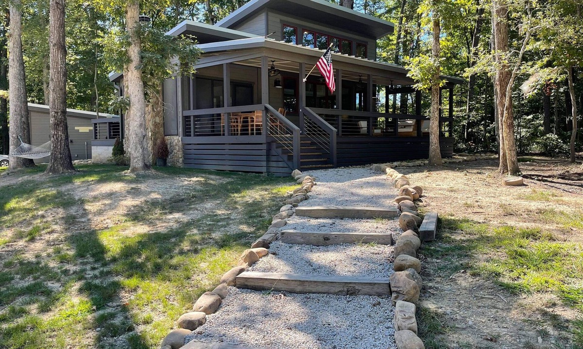 Tracy City Cabin | Pushin' Time Hideaway at The Retreat at Water's Edge