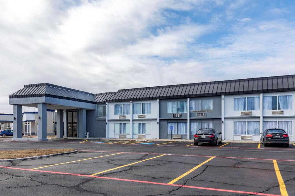 Sulphur Springs Hotel | Quality Inn & Suites Sulphur Springs