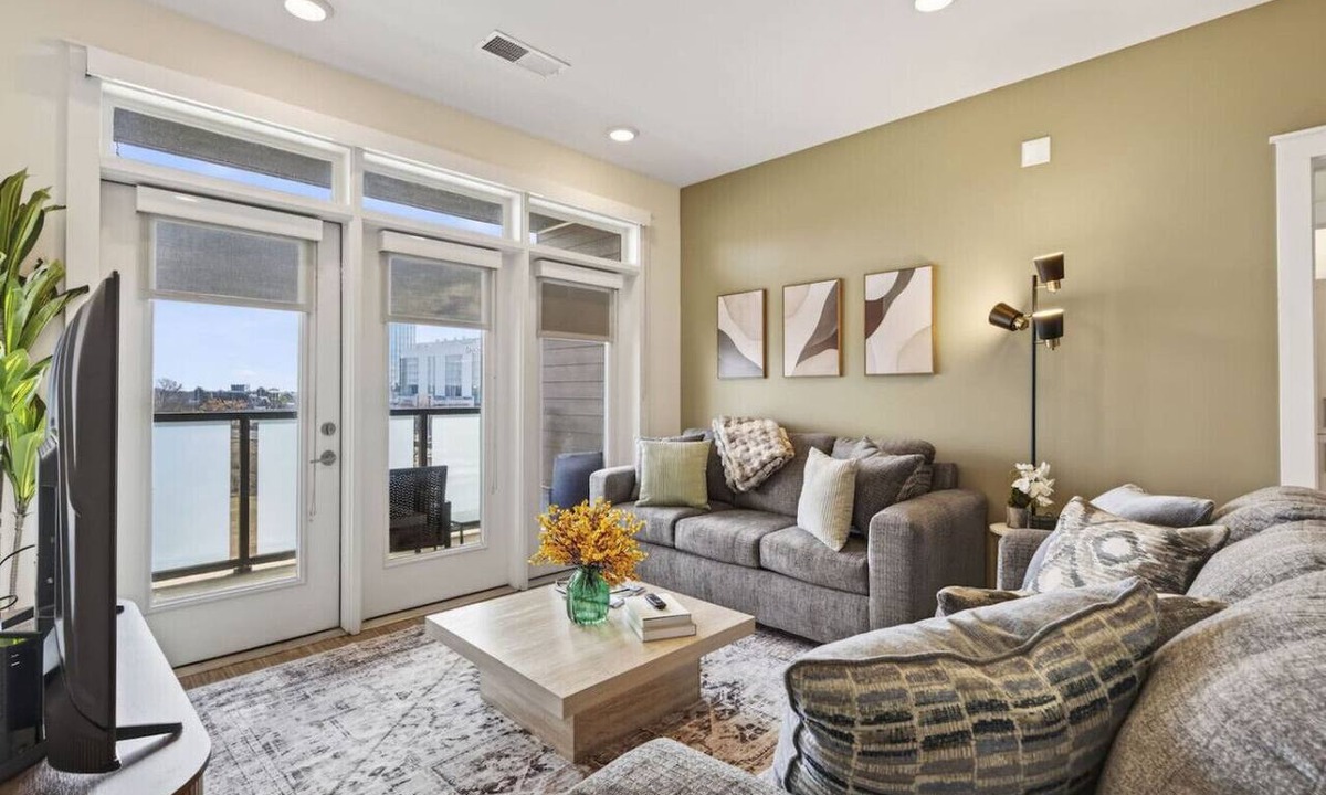 Second Ward Apartment | Queen City Breeze - Free Parking, Pool, Walkable