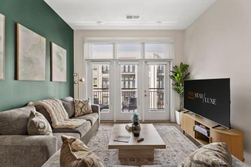 Second Ward Apartment | Queen City Haven - Free Parking, Pool, Balcony
