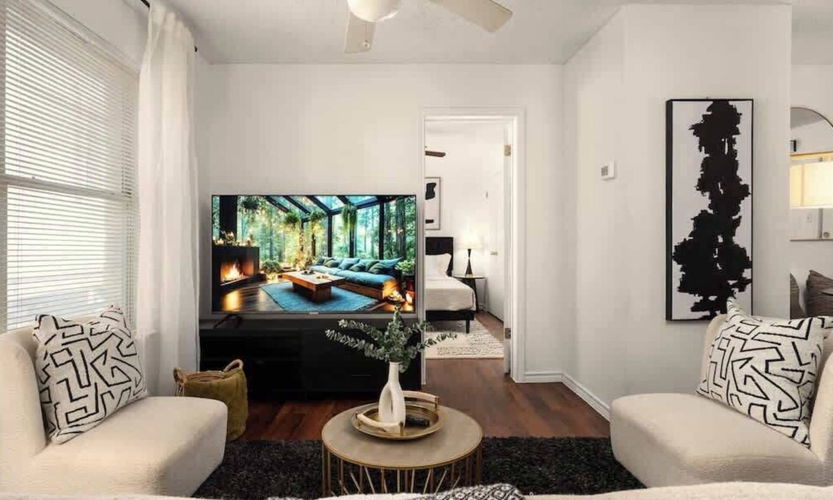 West Campus Apartment | Quiet 2BR Near UT - Just 6 Min to Downtown