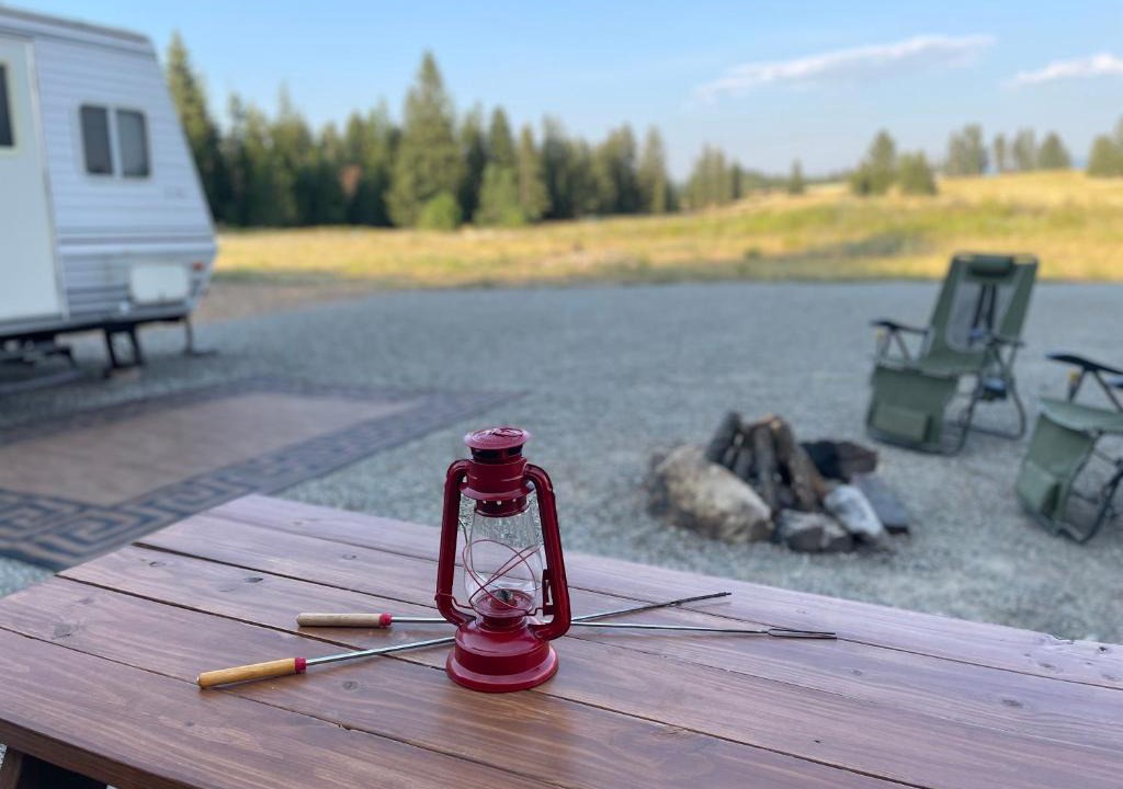Hayden House | Quiet Country Rimrock Retreat