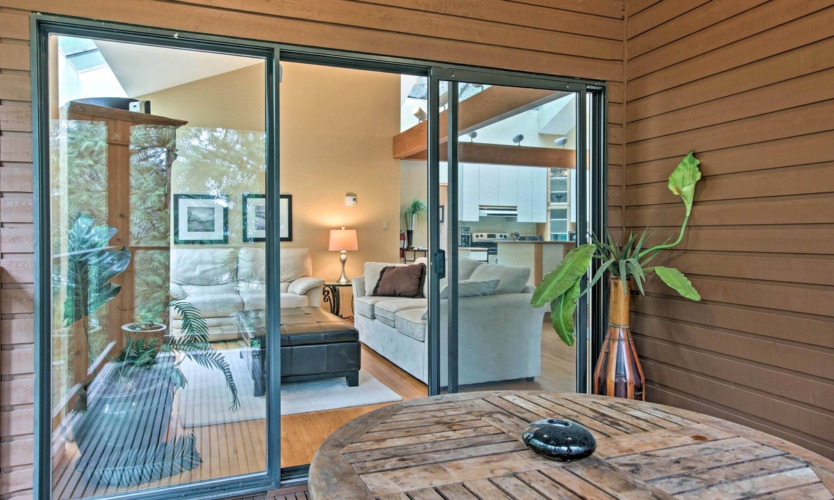 Sechelt Cottage | Quiet Hidden Creekside Home Steps to Sechelt Inlet