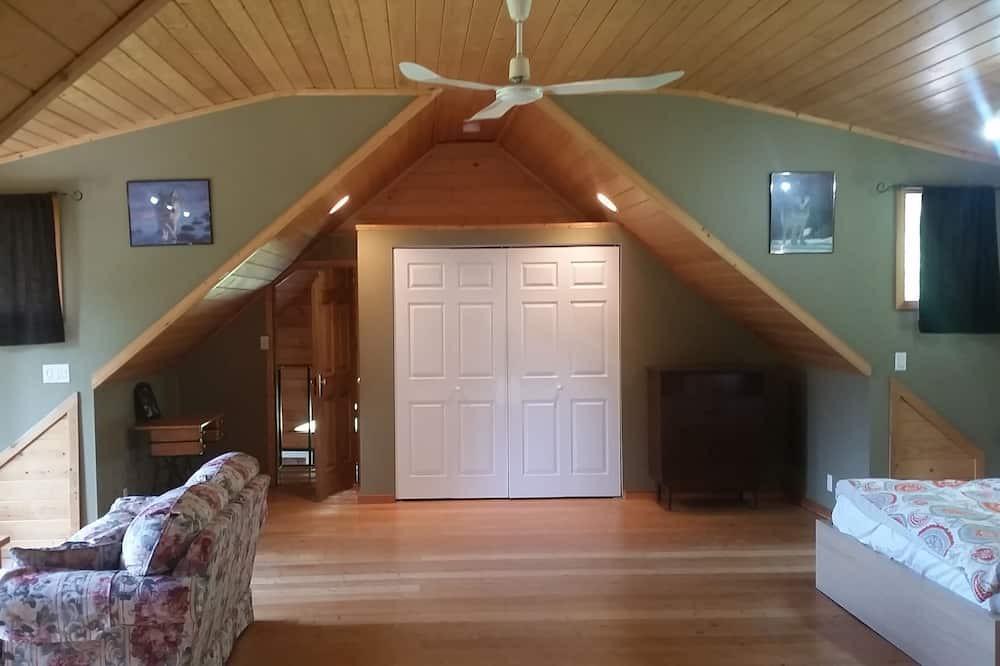 Clearwater House | Quiet Lake Front House with great view. Large deck and yard with its own dock!
