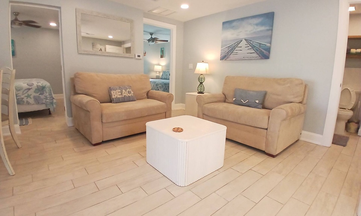 Bonita Shores Cottage | Quiet Quaint Cottage Right on Gulf Access Imperial River Close To Everything