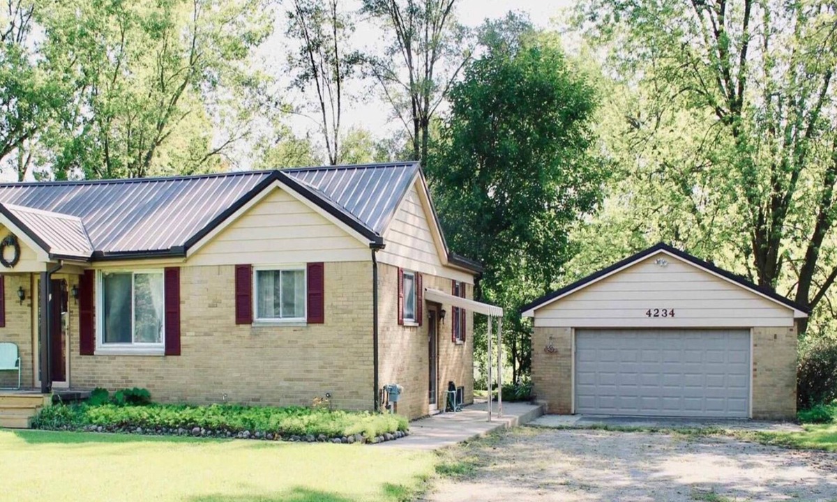 Davison House | Ranch in country. 3 bed 2 bath, beautiful 1 acre. Long short term available
