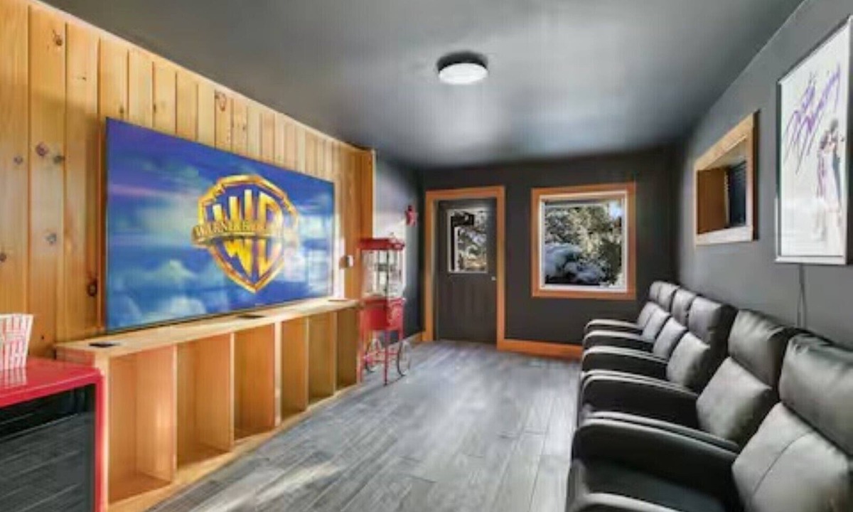 Windham House | Red Feather Lodge