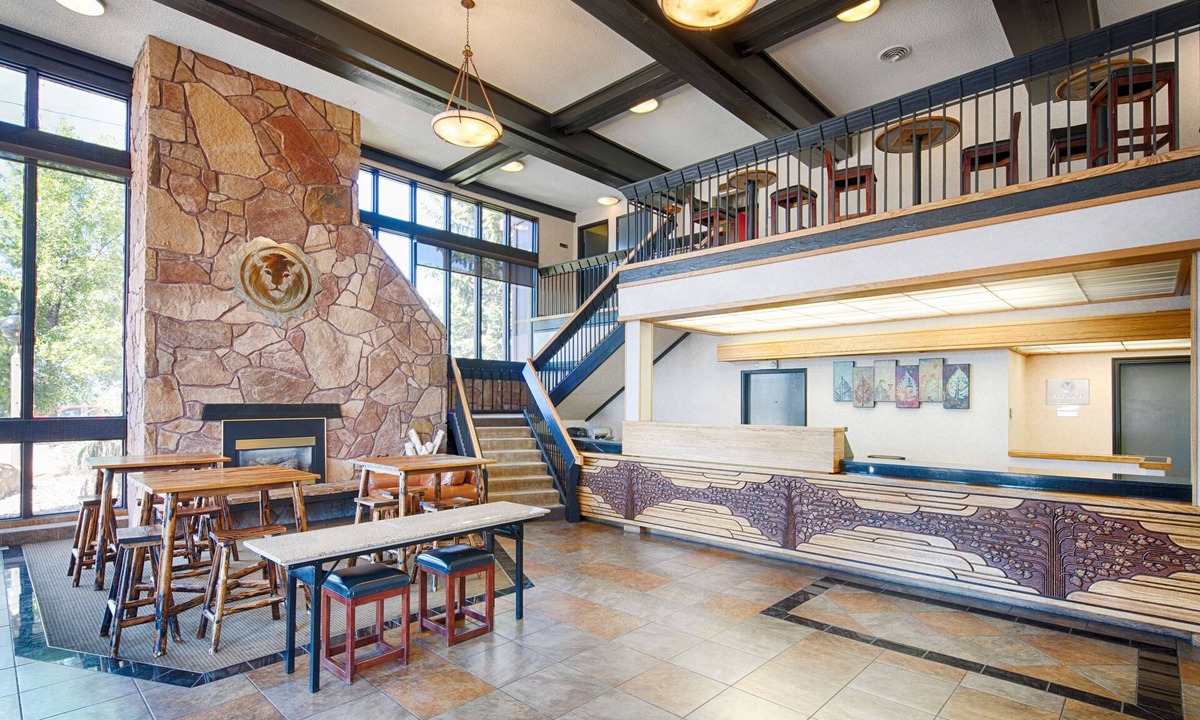 Heart of Missoula Hotel | Red Lion Inn & Suites Missoula