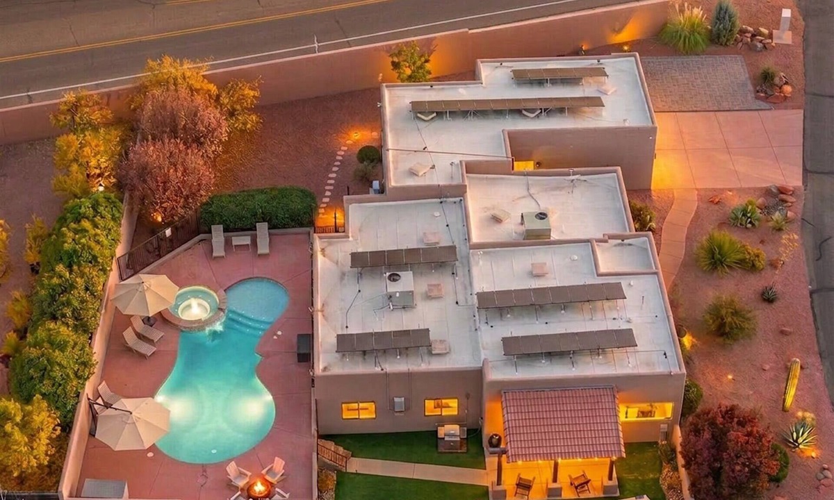 Oak Creek House | Red Rock Views Pool, Spa, Firepit, & Billiards Luxe 3BR Sedona Retreat