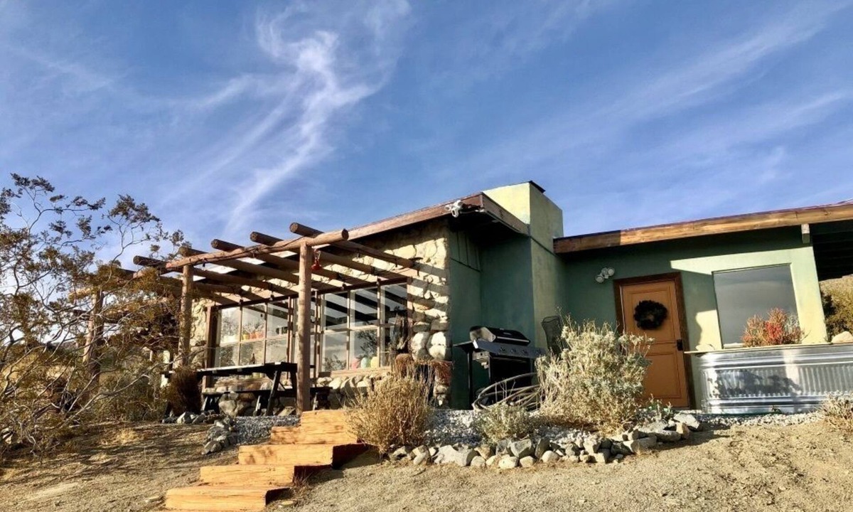 Desert Hot Springs Cottage | Refurbished Midcentury Mod. homestead. With 180° views between PS & Joshua Tree.