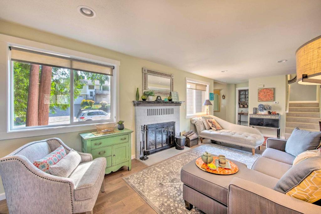 Poulsbo House | Rejuvenating Poulsbo Home with Meditation Space