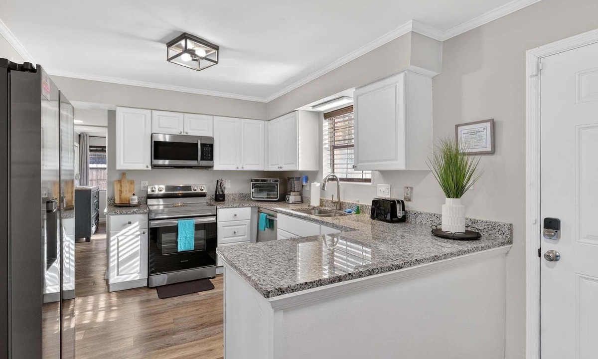 Pooler House | Relax In Pooler Modern 3br Huge Yard 3 Bedroom Home
