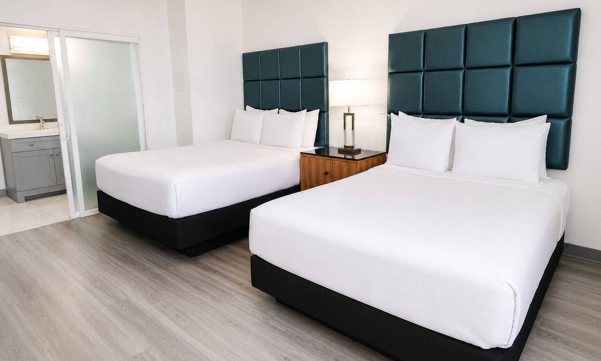 Little Italy Hotel | Relax in Stylish Room Steps from Downtown, Balboa Park and Cruise Terminal