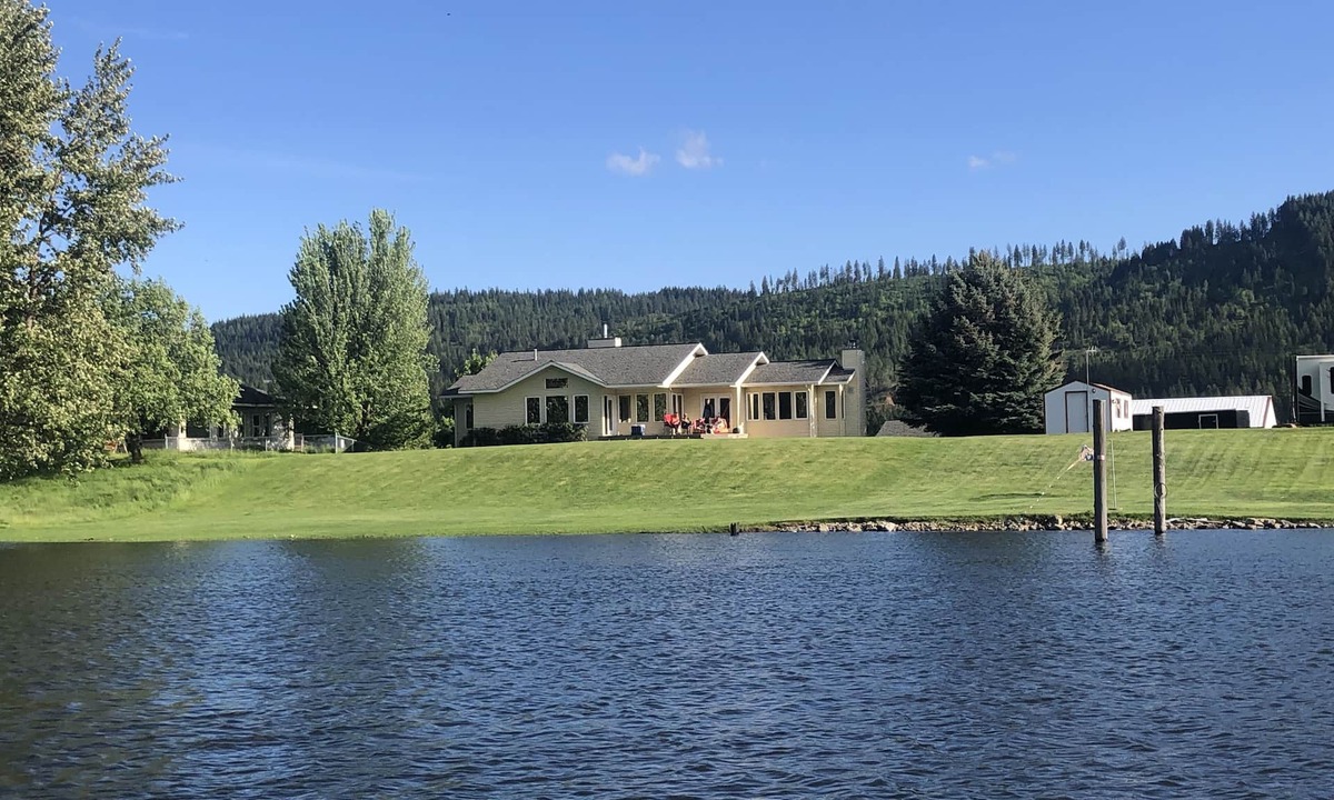St. Maries House | Relax! You're on River Time!