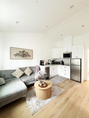 Calabasas House | Relaxing 2BR Escape in Trendy West LA - CM-CAL