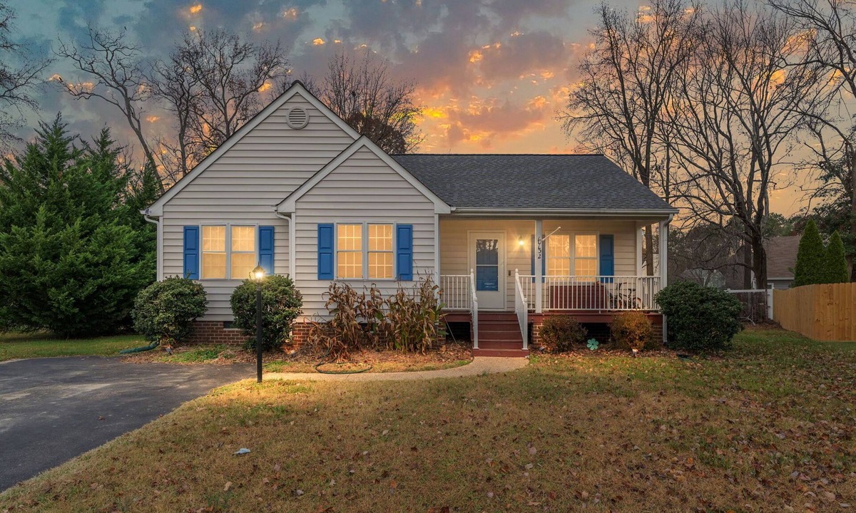 Glen Allen House | Relaxing 3-Bed House with Deck & Yard in Glen Allen