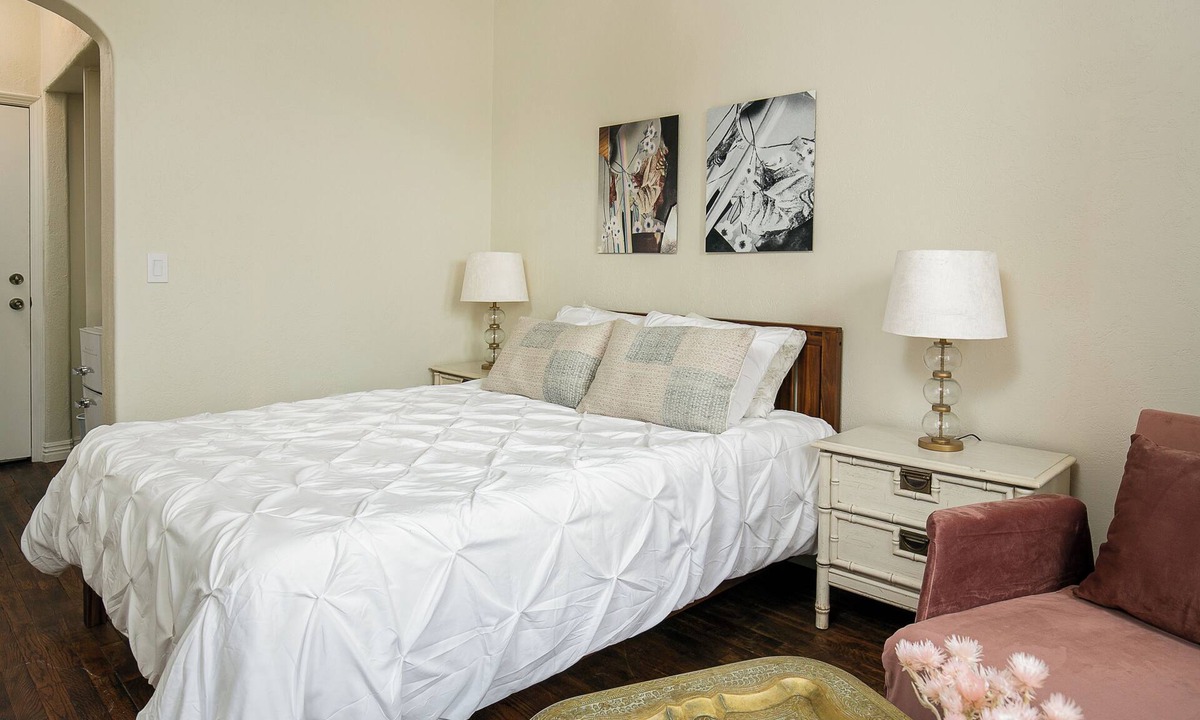 Westlake Hotel | Relaxing DTLA Studio Retreat
