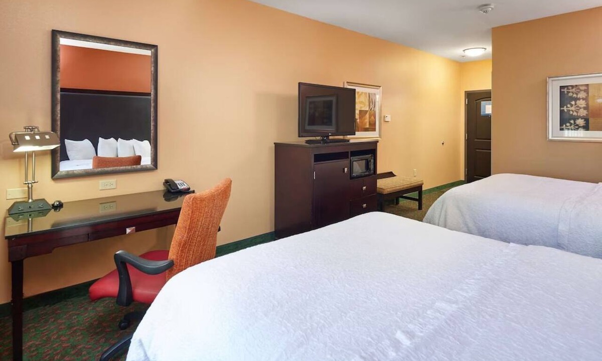 Waco Hotel | Relaxing Stay, Easy Access to I-35! Free Parking & Breakfast | 2 Units, Pool!