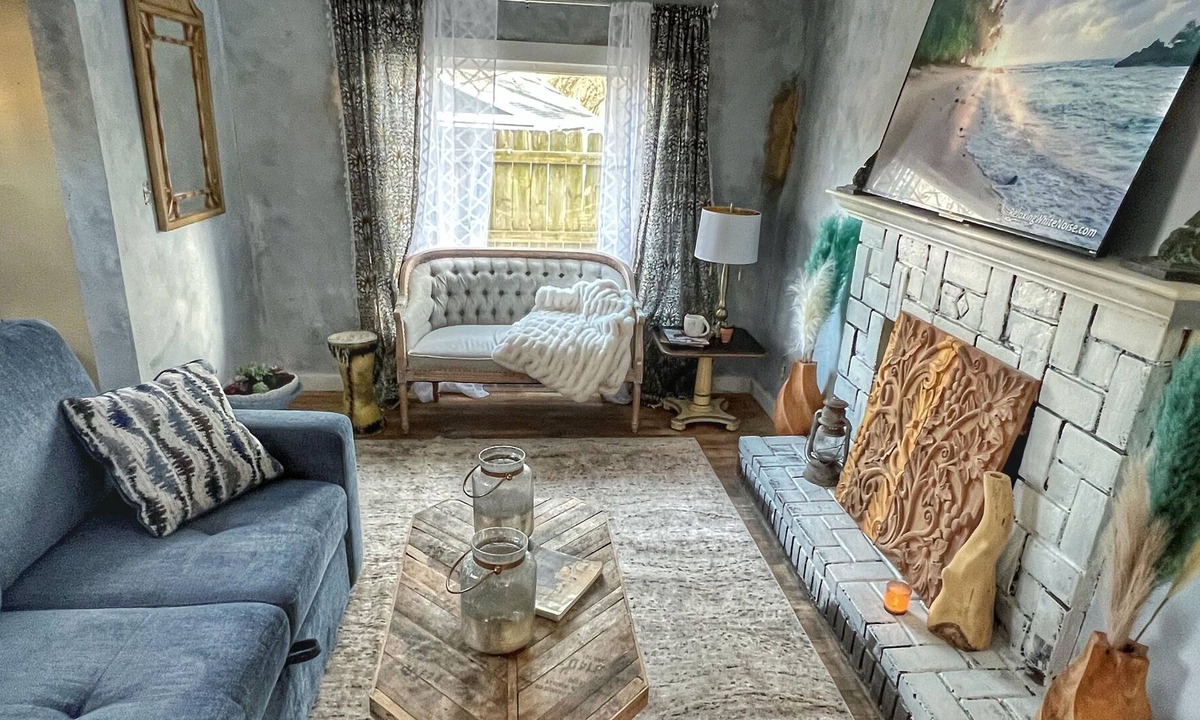 Lake Orion House | Remodeled Historical Cottage w/ Firepit, Close to Lake and Hiking Trails