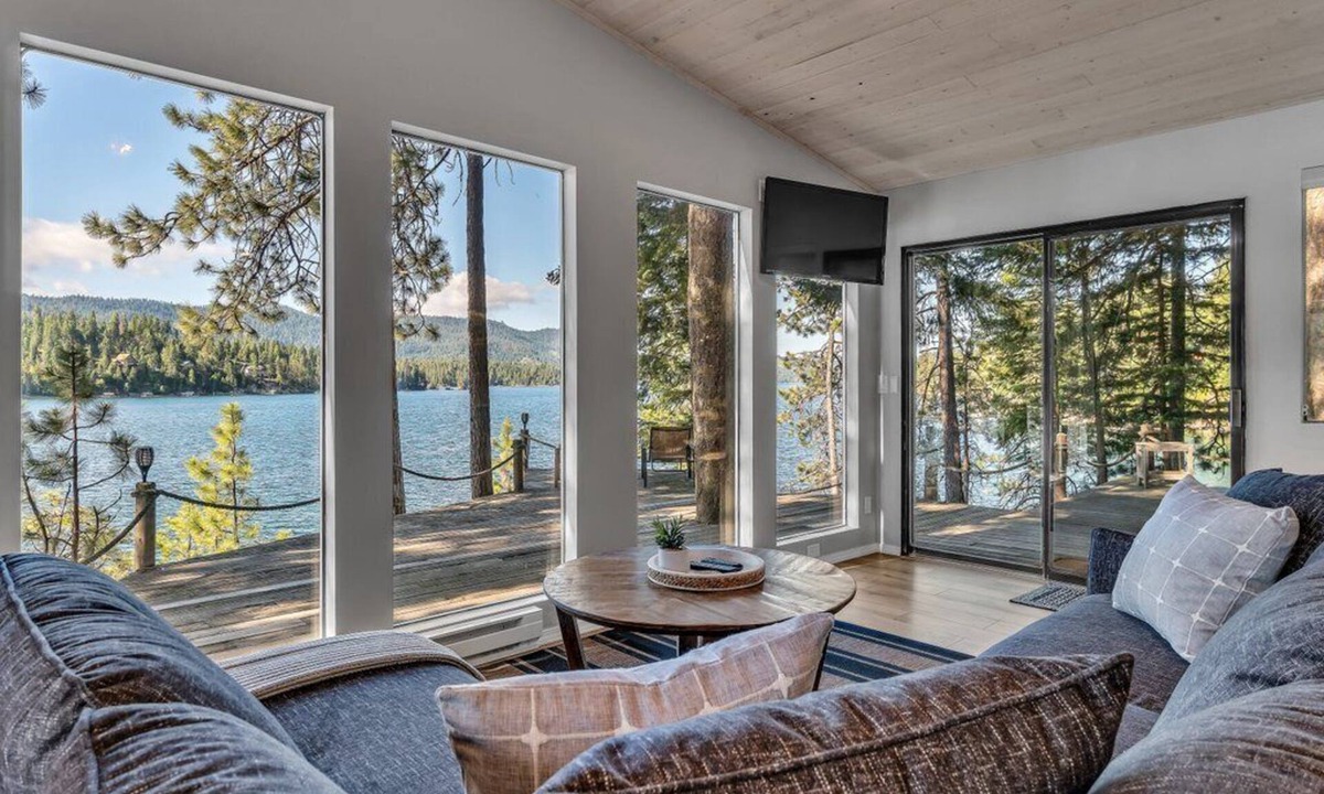 Lakehome | Hayden