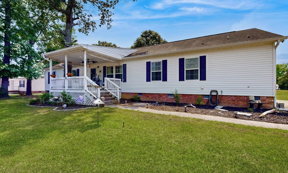 Orangeburg County House | Renovated Retreat w/Private Pool & Hot Tub