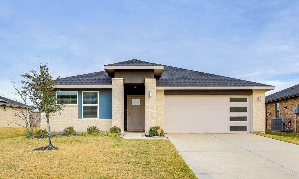 Barker House | Resort Perks & Private Yard: Brookshire Retreat
