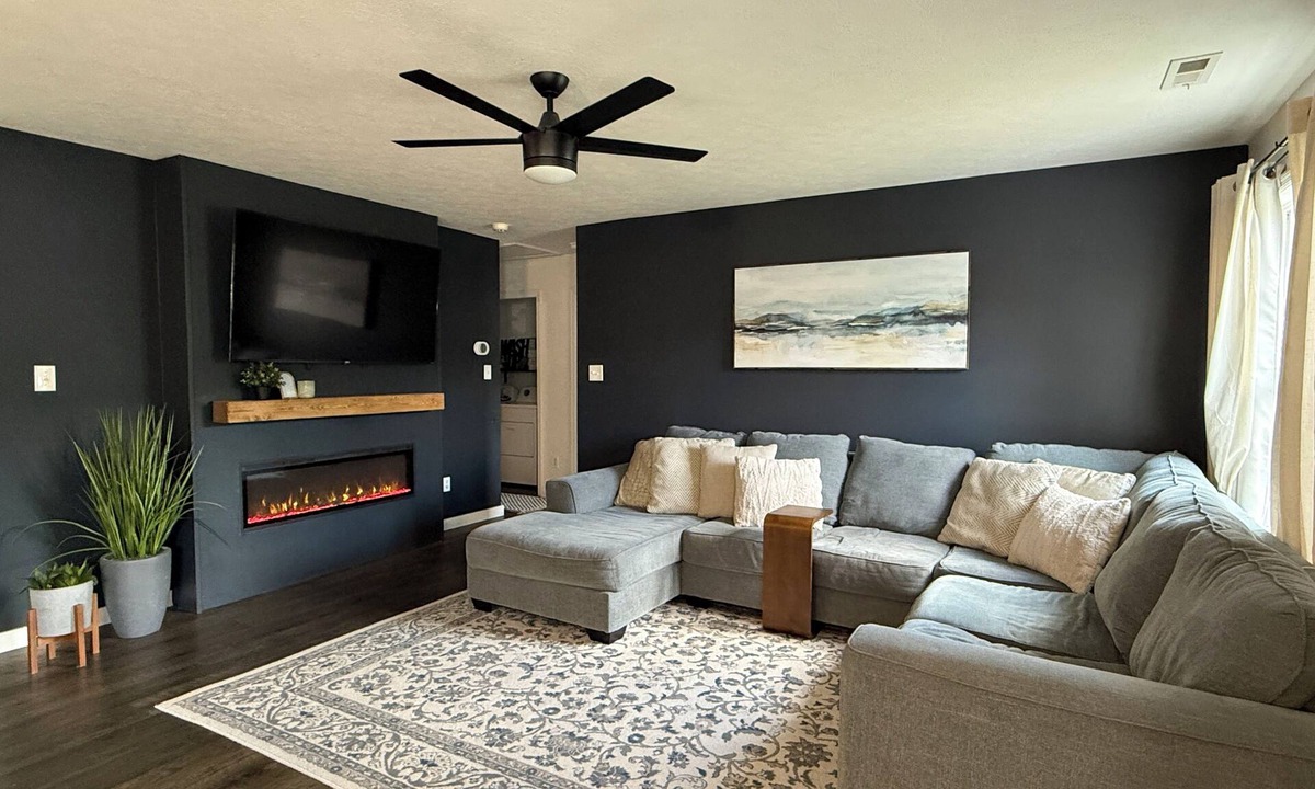Richlands House | Retreat Near Lejeune & OAJ Hot Tub EV Charger