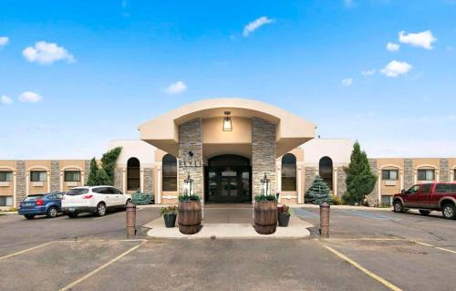 Revel Hotel Minot Surestay | Minot