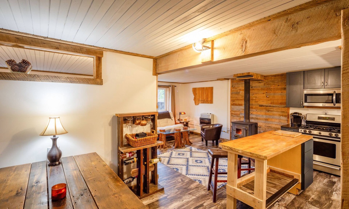 Missoula Apartment | Ridgeline Retreat and Accommodations; located in beautiful western Montana