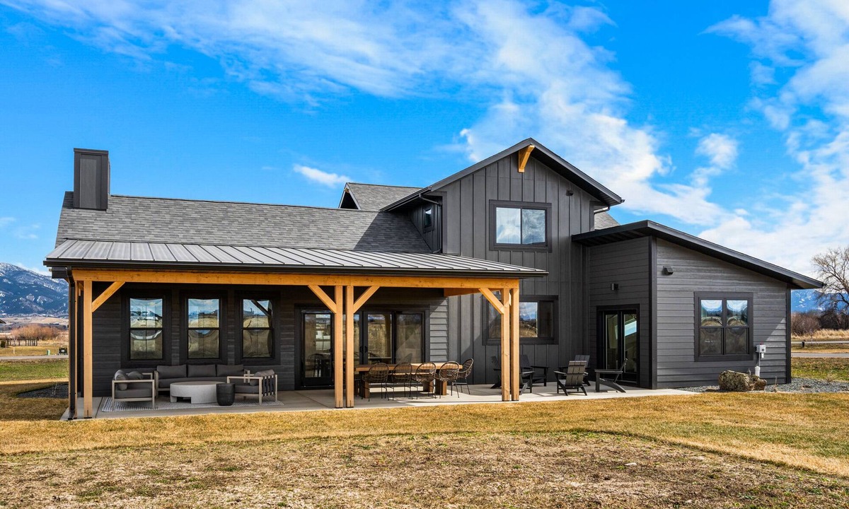Bozeman House | Riparian Way Retreat - Gorgeous new home with 10 beds & nice mountain views!