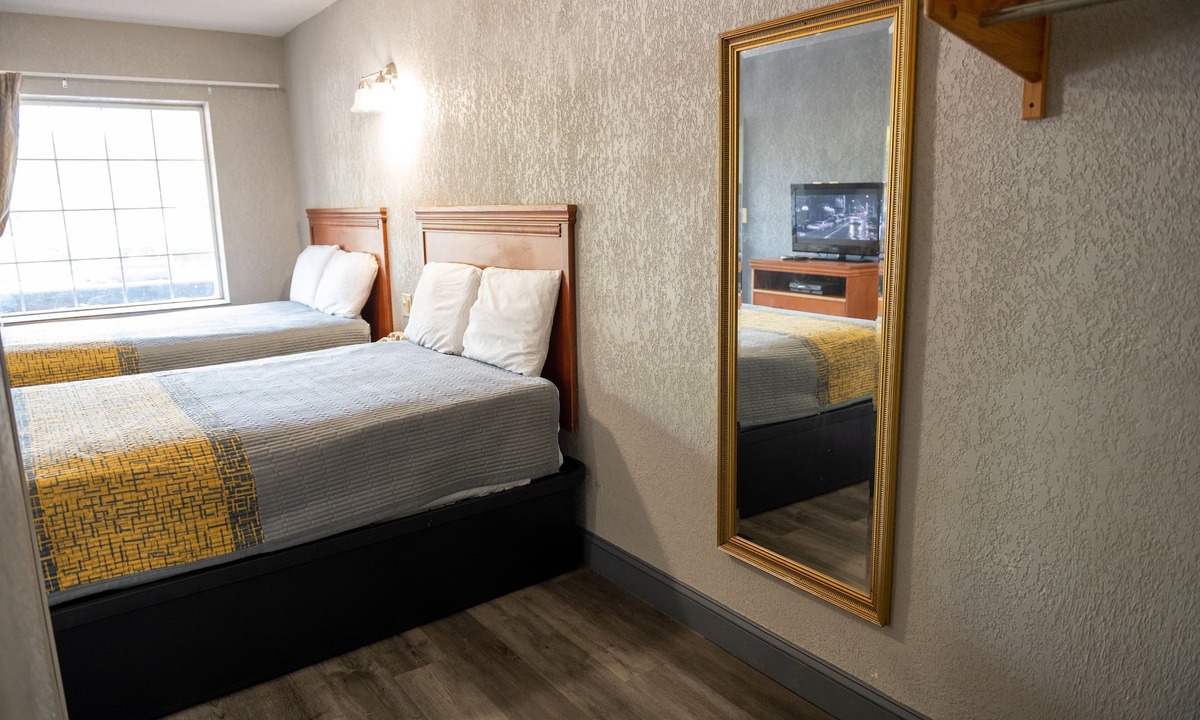 Hopewell Hotel | Riverside Inn and Suites