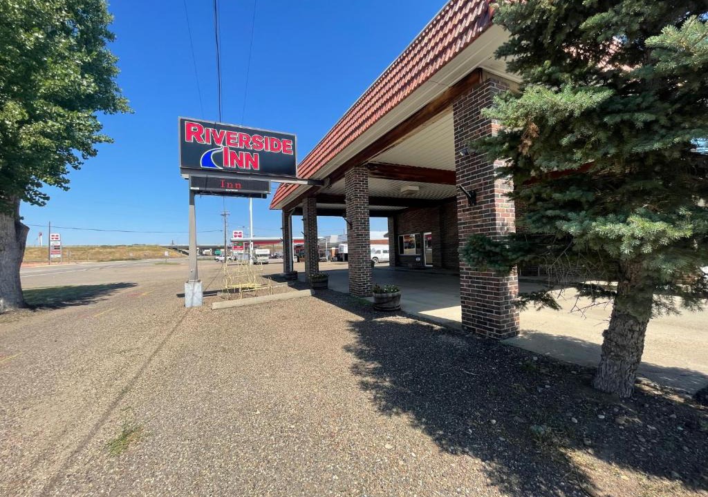 Glendive Hotel | Riverside Inn