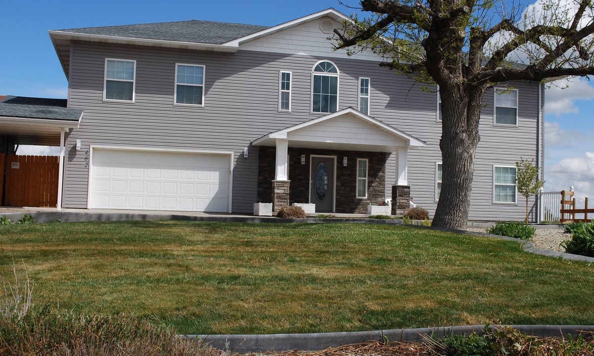 Burley House | Riverside Retreat - boater's paradise! Private dock on the Snake River.