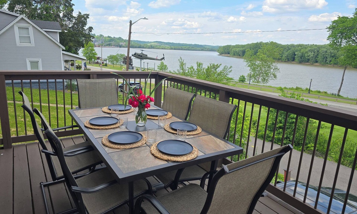 Aurora House | Riverview Home Near Creation Museum/Ark/Ski/Bikes/Cincinnati/Hot Tub-Sleeps 11
