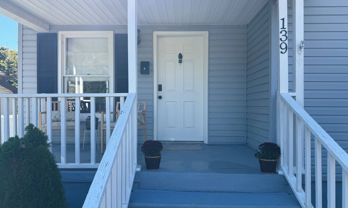 Rock Hill House | Rock Hill Stay, Play, and Stroll