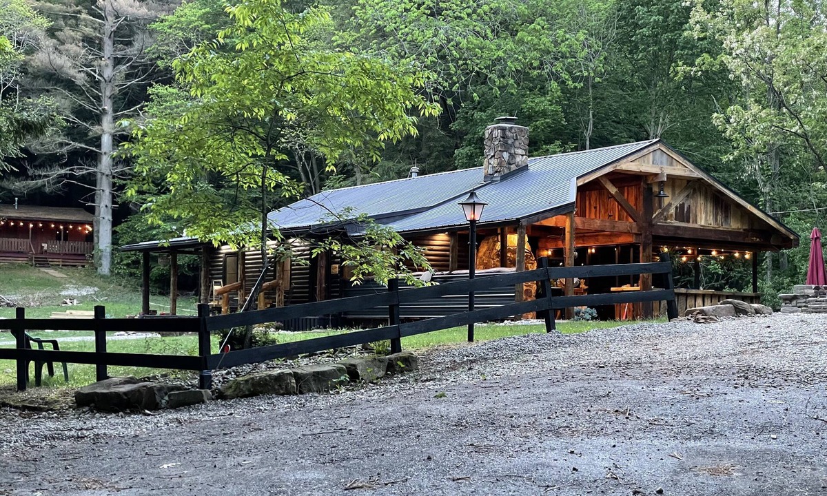 Laurelville Cabin | Rock House Cabins in Hocking Hills, OH. Located beside Rock House State Park.