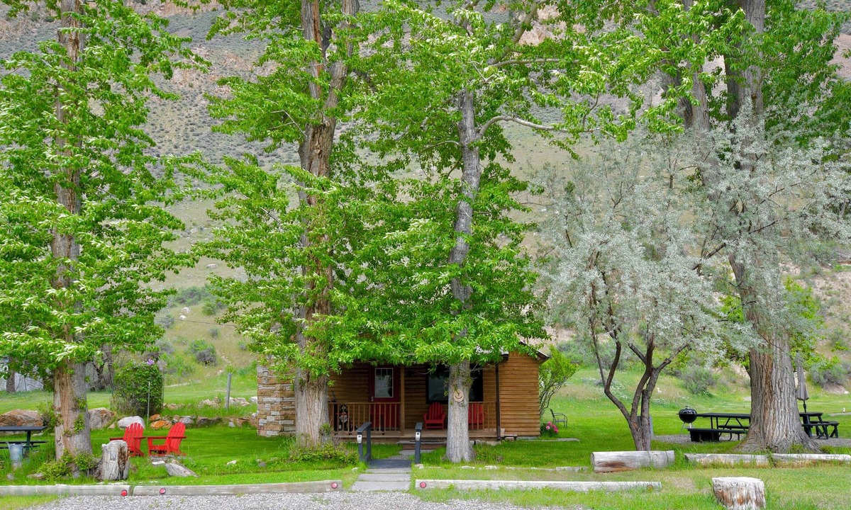 Gardiner Cabin | Rockin Y, Romantic Getaway or Family Friendly Lodging