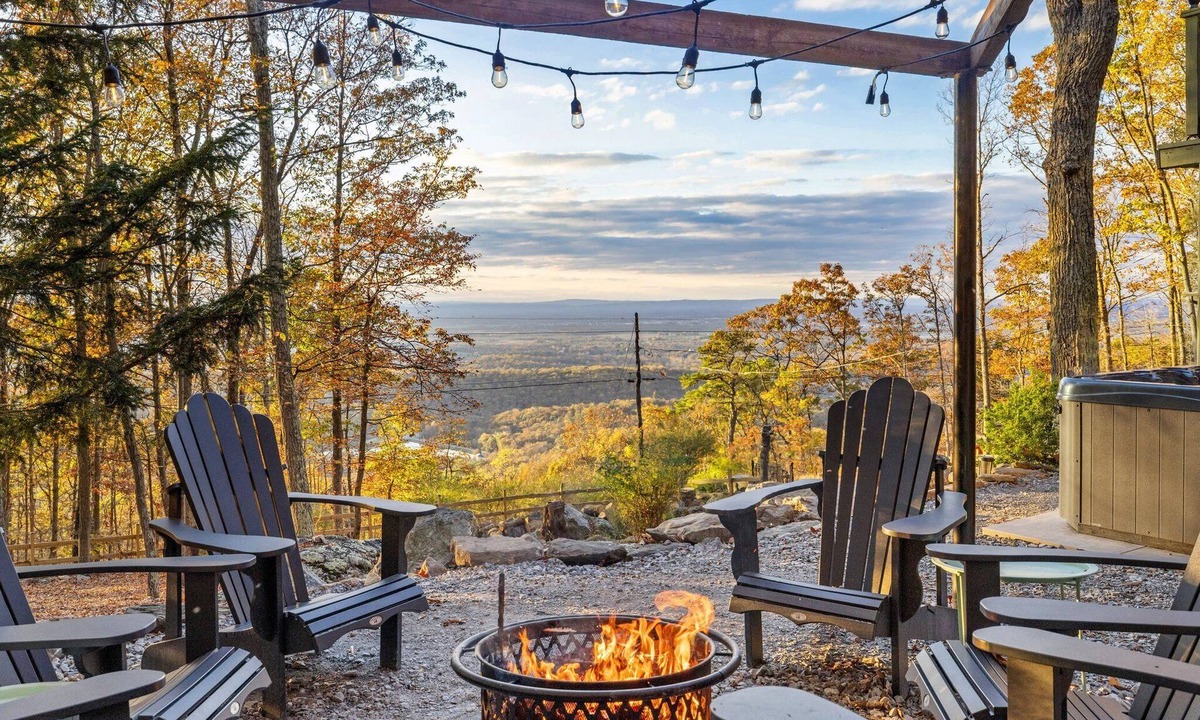 Kabletown Cabin | Rocky Ridge - Cabin w/Hot Tub & Heavenly Views!