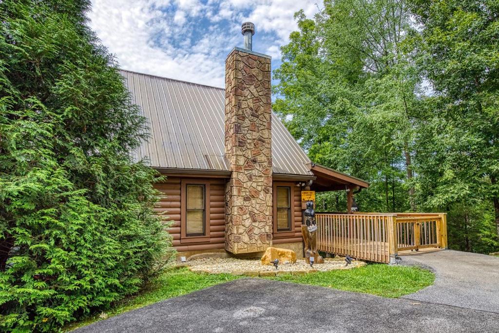 Sevierville House | Rocky Top Heaven - Arcade Game, Resort Pool, 685 FREE tickets each paid day!