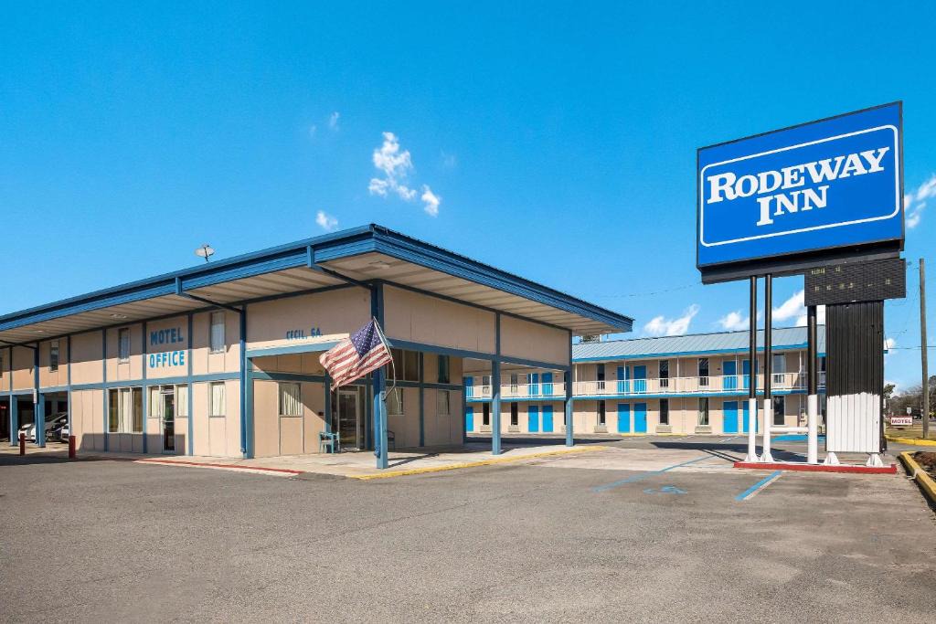Cecil Hotel | Rodeway Inn Cecil