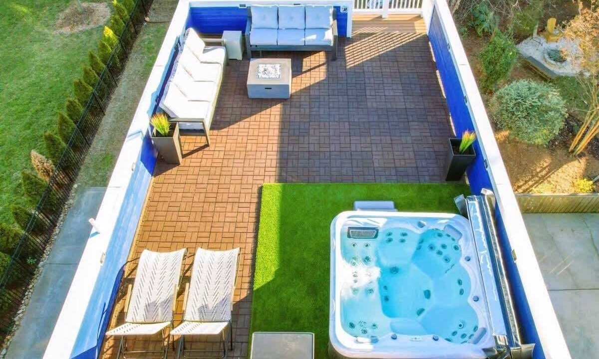 Biddleville House | Rooftop Patio Oasis - 5 minutes outside Uptown