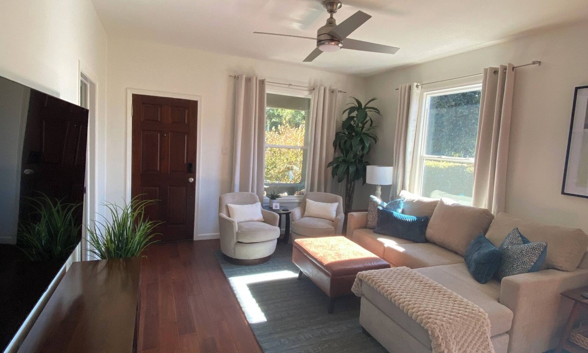 Pasadena House | Rosebud: Charming 2-bedroom home in Pasadena