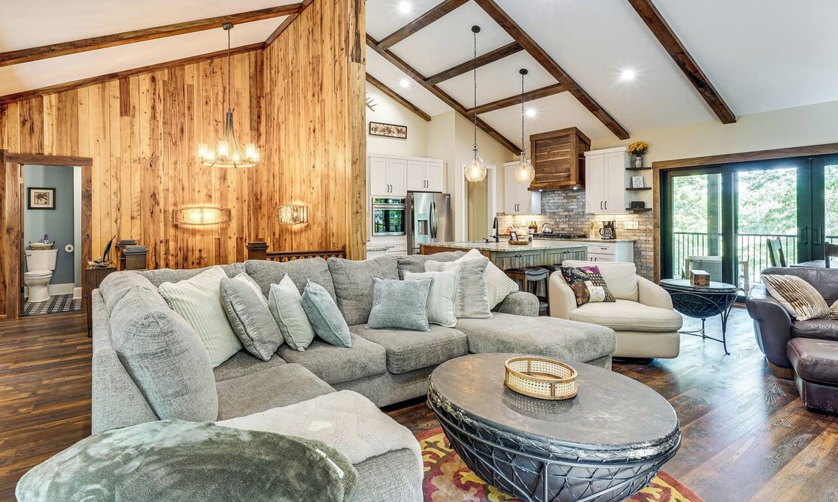 Hurdle Mills House | Roxboro Lake Family Retreat and Spa