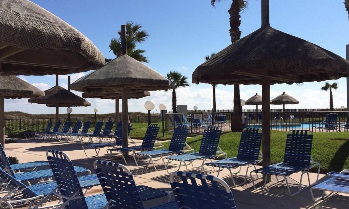 South Padre Island Condo | Royale Beach & Tennis Resort Spacious 2BR Condo with Outdoor Pool