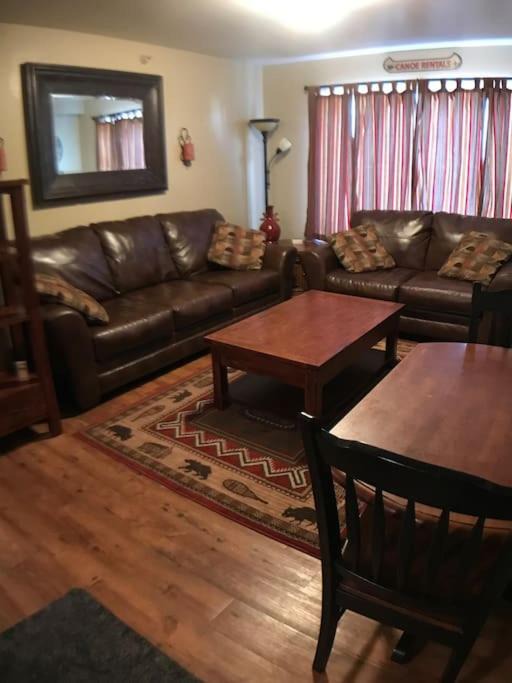 Big Sky Apartment | Rustic 2 BR Mountain View-walk to resort