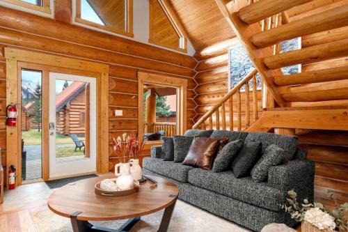 Golden Ski Chalet | Rustic Cabin Hideaway with BBQ Fire Pit and Mtn Views
