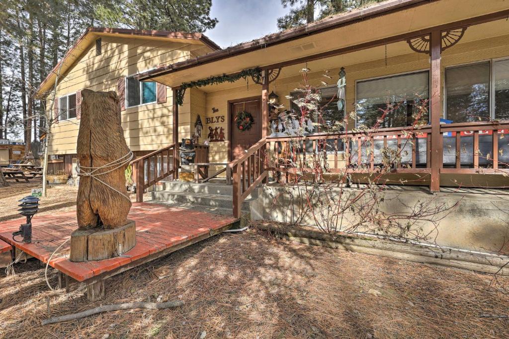 Winchester House | Rustic Western Home Walk to Winchester Lake!