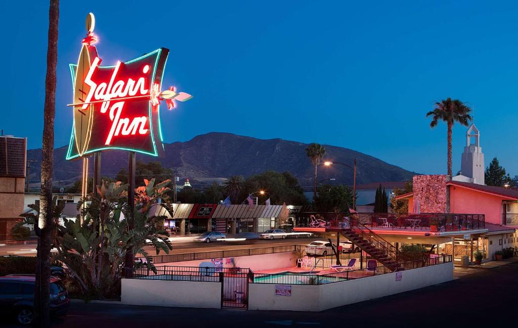 Burbank Hotel | Safari Inn Burbank-Universal, a Coast Hotel