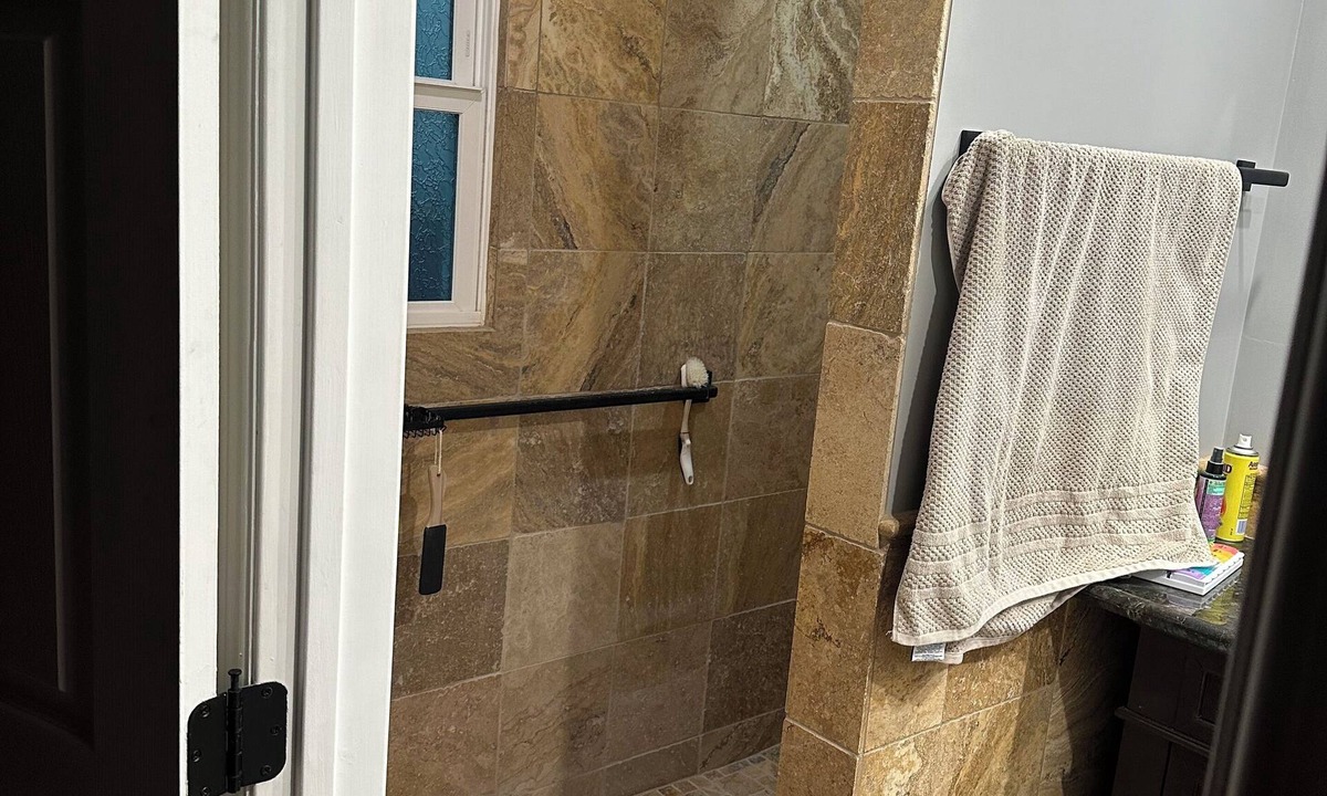 Granada Hills South House | Safe clean