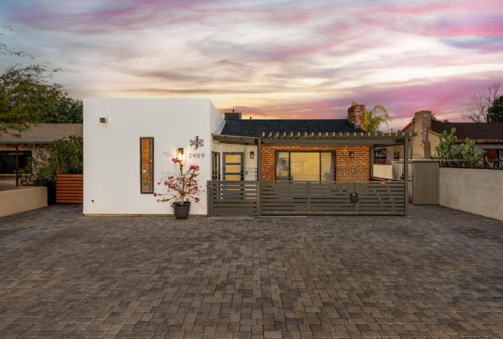 Sam Hughes House | Sam Hughes, 3 BR 2 BA, Outdoor Living, Grill